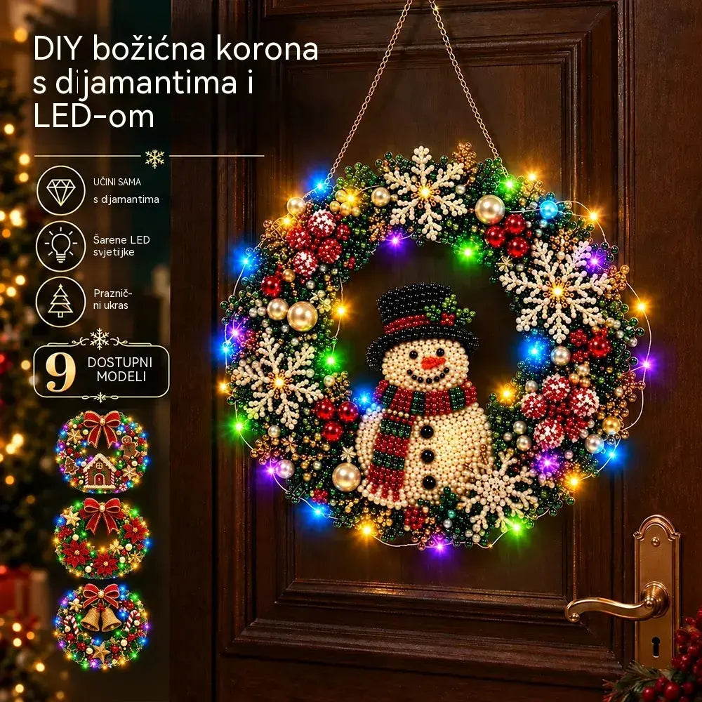🎄 Božićni vijenac „uradi sam” s dijamantima, biserima i LED lampicama! Izdržljiva akrilna podloga · 9 blagdanskih motiva · Savršen ukras za vrata, zidove i prozore · Poklon od srca!