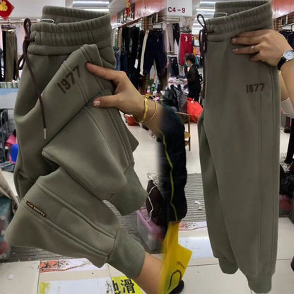 🔥【M-4XL】2025 Zimní sametové zesílené ležérní kalhoty