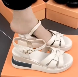 💞【45% popusta】【Veličine 35-40】Nove sandale s platformom od prave kože