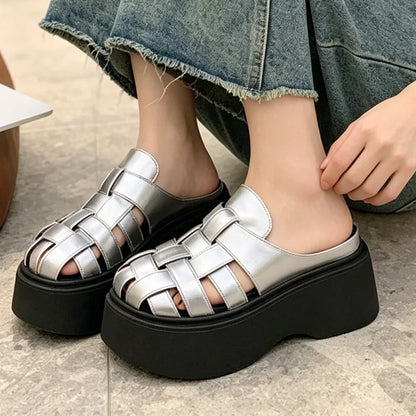 👡Klapki na platformie z zamkniętymi palcami: technologia amortyzacji, szerokie plecione paski, styl europejski, rozmiary 35-40