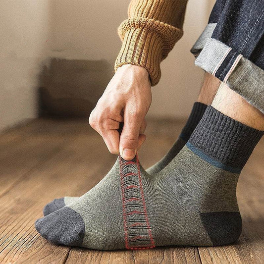 😍🧦 【10 par 】 Ciepłe wełniane skarpetki antybakteryjne i dezodorujące na jesień i zimę3793715