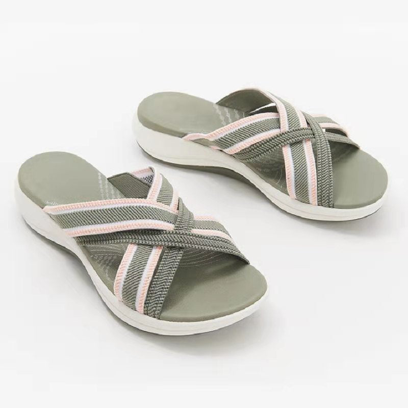 🔥【35-40】🍃👡 Ženske sandale s platformom i klinastim vrhom, okruglim vrhom, crossover stilom, prikladne za svakodnevno nošenje.