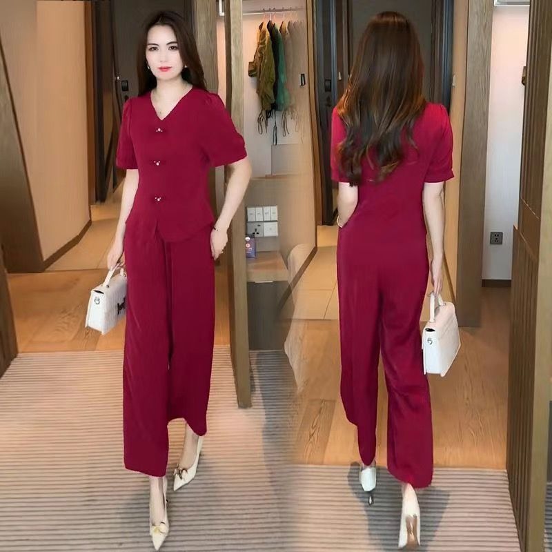 🌸【Koszulka + szerokie spodnie】Nowoczesny zestaw retro wykonany z fajnego materiału jedwabnego — fajny, stylowy i super wygodny ✨