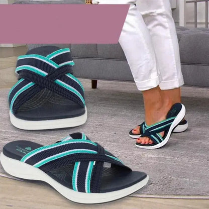 🔥【35-40】🍃👡 Ženske sandale s platformom i klinastim vrhom, okruglim vrhom, crossover stilom, prikladne za svakodnevno nošenje.