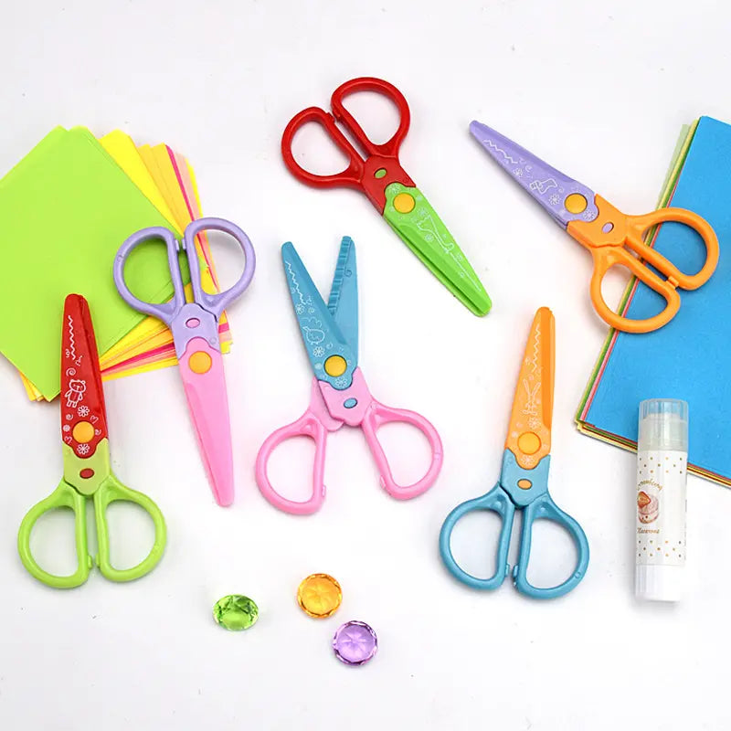 🥰【6 komada - 6 različitih oblika】✂️🌈Sigurnosne škare za djecu (za DIY konstrukcije)