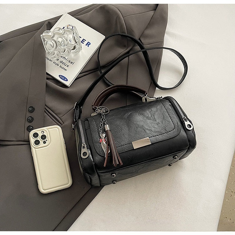 2026 Dámska crossbody taška — retro dizajn s strapcami, jednoliate patchwork prevedenie