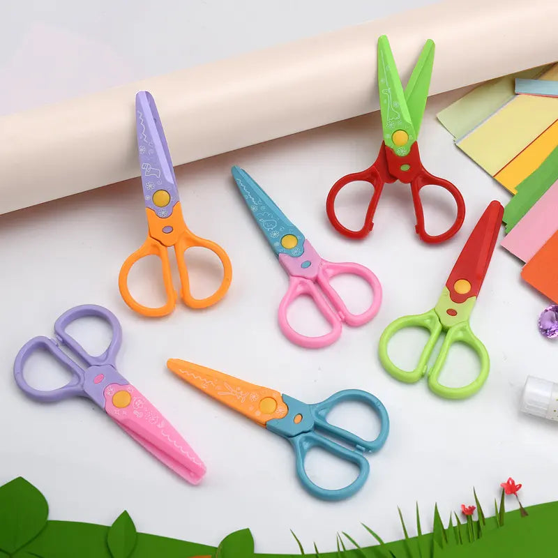 🥰【6 komada - 6 različitih oblika】✂️🌈Sigurnosne škare za djecu (za DIY konstrukcije)